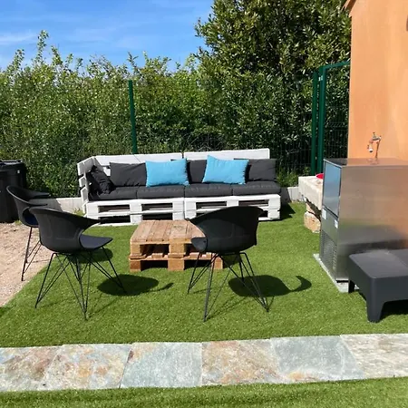 Magnifique Cabanon Atypique Varois Avec Surprises